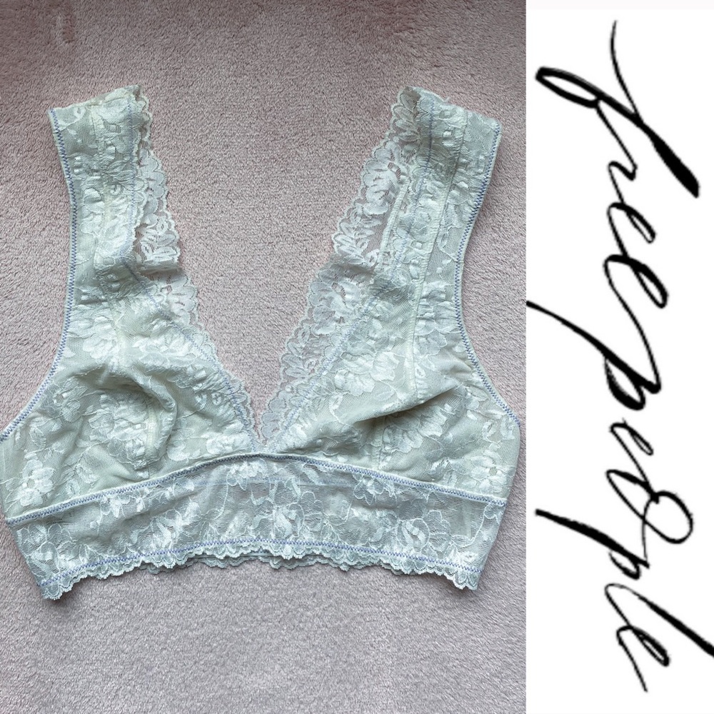 NWOT Intimately Free People Cream Lace Bralette